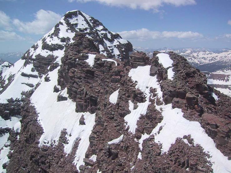 S Maroon from near the summit of N Maroon. The traverse goes over the gendarme in the foreground (blends in with S Maroon).