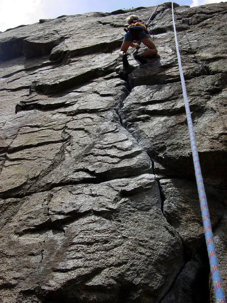 Small climb but very fun to learn cracks on!