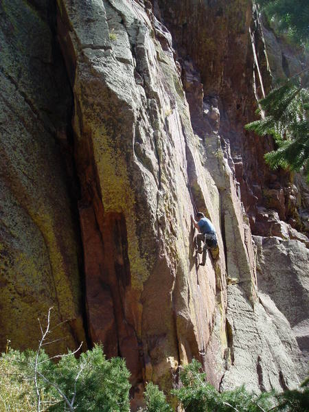 Chuck at the crux. Chuck is doing this very differently from Luke in the previous photo.