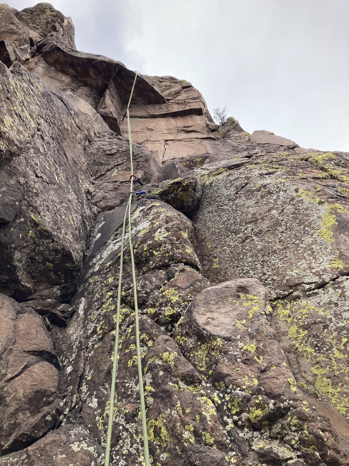 A rope hanging on the climb.