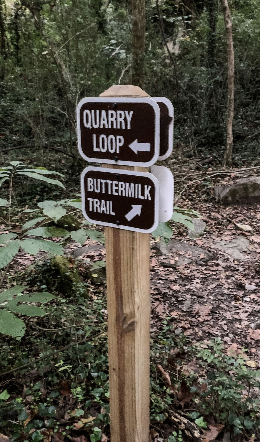 Heading west on the Buttermilk Trail from the 42nd Street parking lot