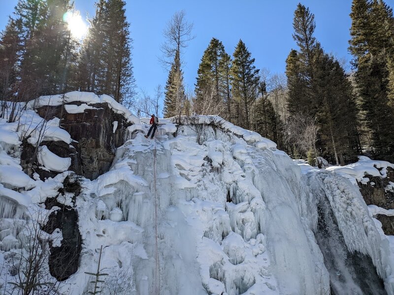 climb-ames-upper-falls-co-ice-mixed