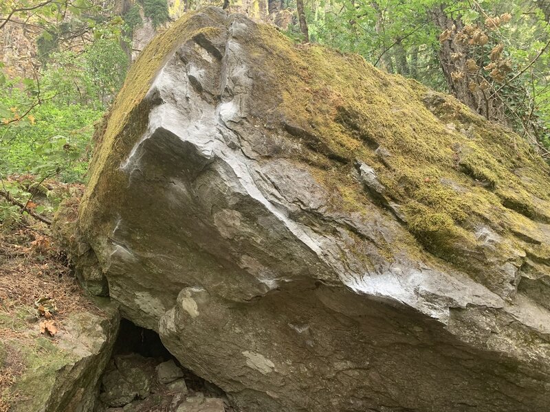 Bouldering in Jaws of Death, Portland & The