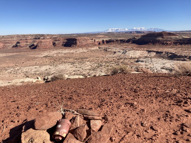 How many climbers does it take to open the register?