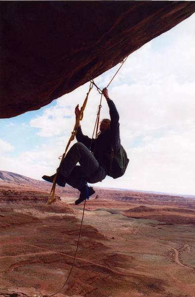 What the hell am I supposed to do here???<br>
<br>
(photo - Kathleen Skinner, March '02)