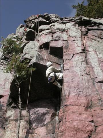 Jan Brown locked on to the undercling