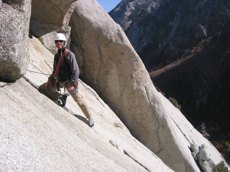 Tim Edgar finishing the traverse on pitch 4 of Schoolroom (5.6 II) on the Gate Buttress, Little Cottonwood Canyon.