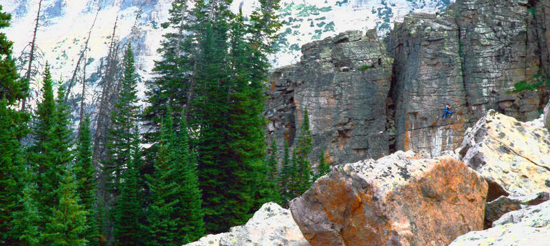 Unknown climber sending the upper face of <br>
Tatanka-lyotanka on a beautiful Saturday afternoon