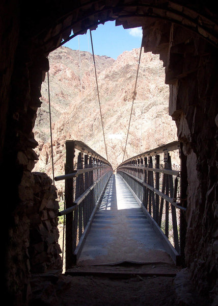 South Kaibab Trail: Kaibab Suspension Bridge.