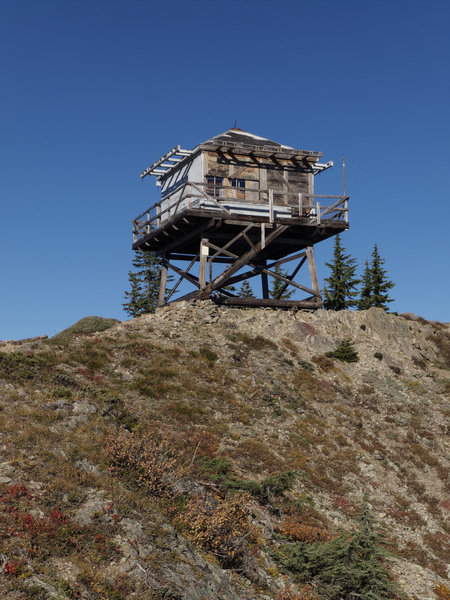Bull of the Woods Lookout cabin.