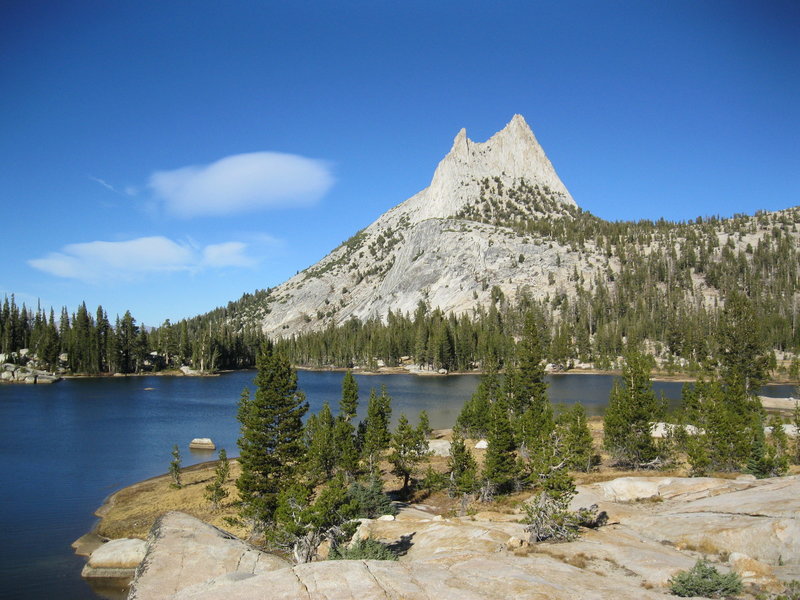 Lower Cathedral Lake Trail Hiking Trail, Yosemite Valley, California