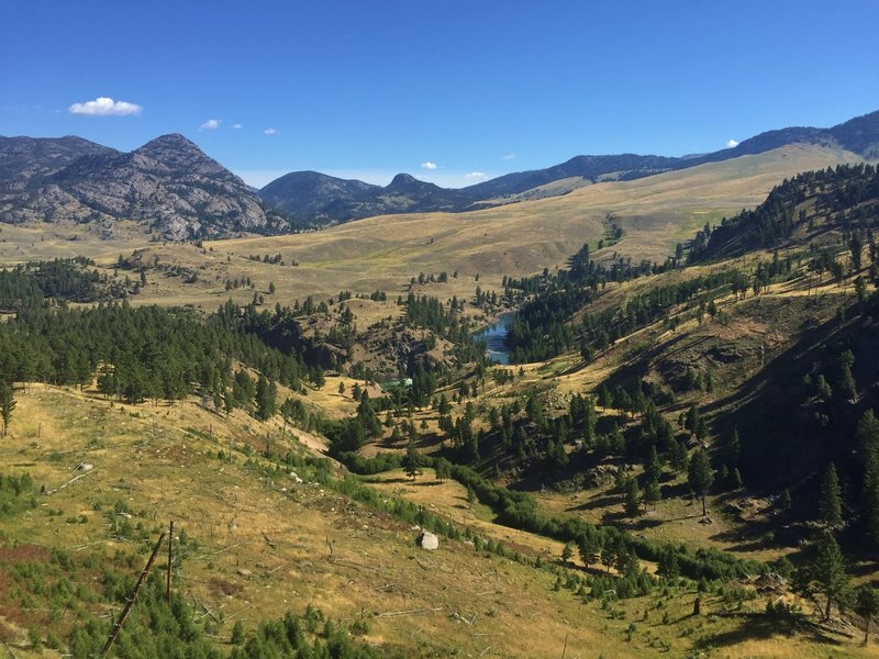 The Hellroaring Creek Trail drops quickly from the trailhead to the Yellowstone River.