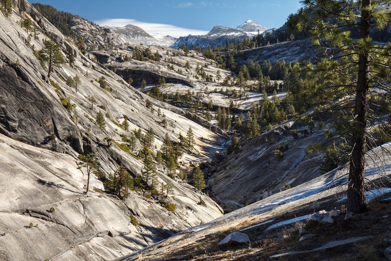 merced-lake-trail-running-trail-yosemite-valley-california