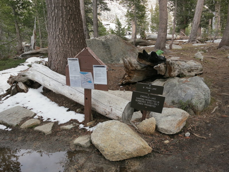 Emerald Lake Campsite entrance on Lakes Trail.