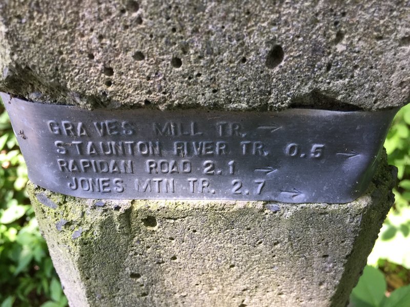Trail marker at the start of the Graves Mill Trail.