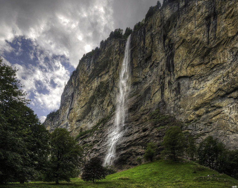 Staubbachfall. with permission from wx https://www.hikingproject.com/user/7127754