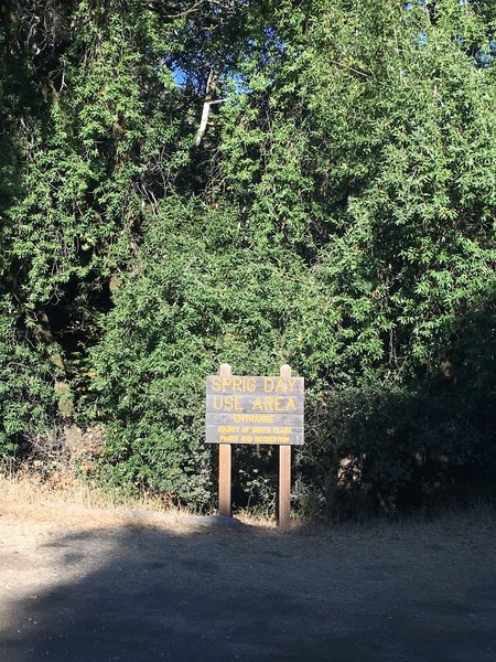 Sign at the entrance of the trailhead off of Highway 152.