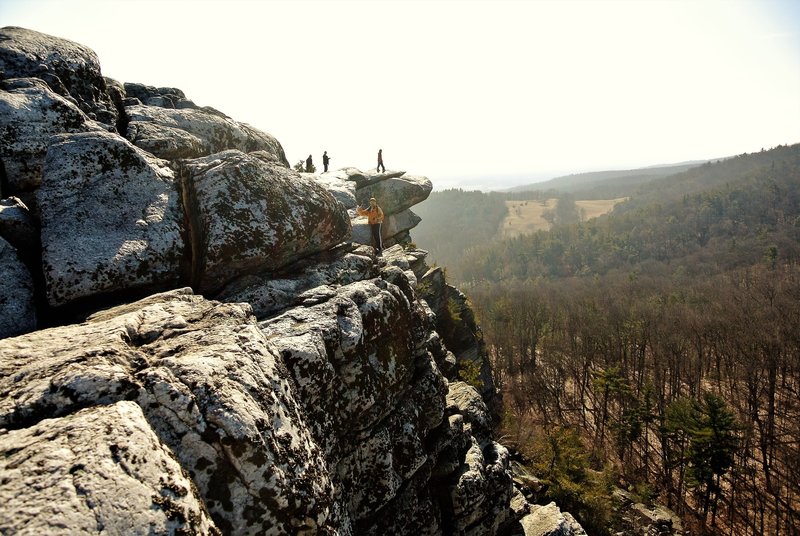 Be careful on the summit of Bonticou Crag, as some of the ledges are shallow.