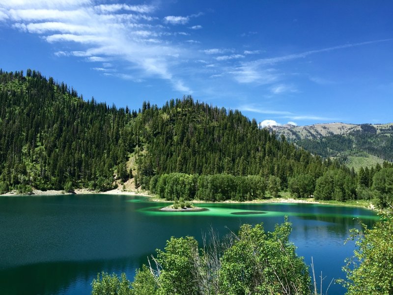 Upper Palisades Lake and its majestic summer beauty.