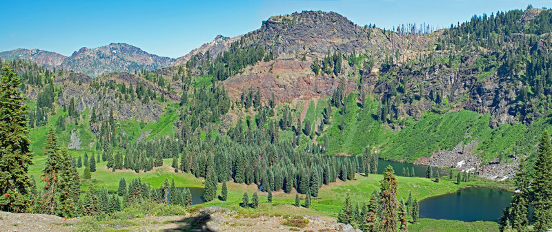 Sky High Valley with the two Sky High lakes on the right and Frying Pan Lake in the left center.