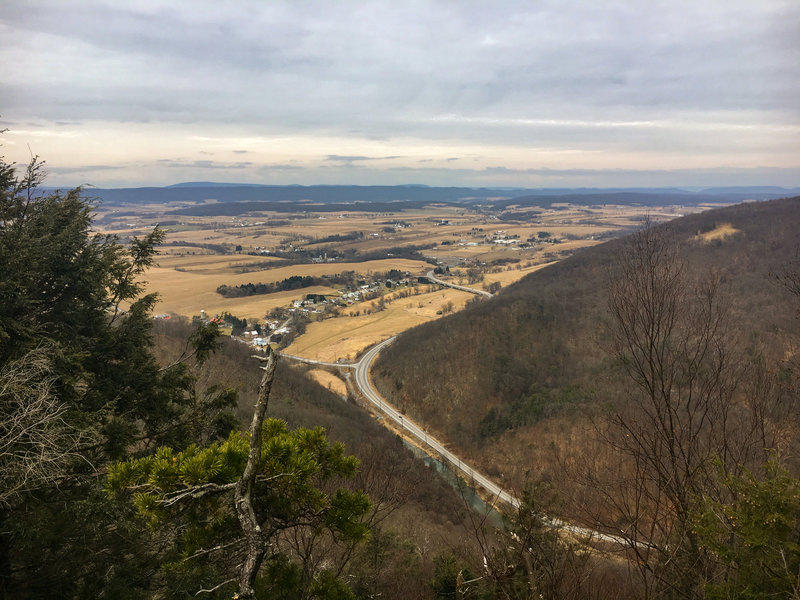 The view at the end of the Flag Lookout over Dark Hollow Trail!