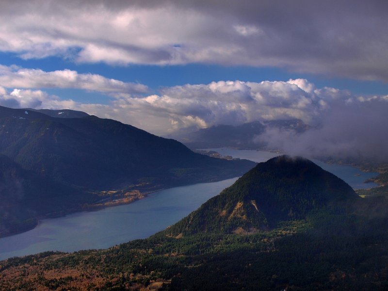 The Columbia Gorge and Wind Mountain from low on the Augspurger Trail