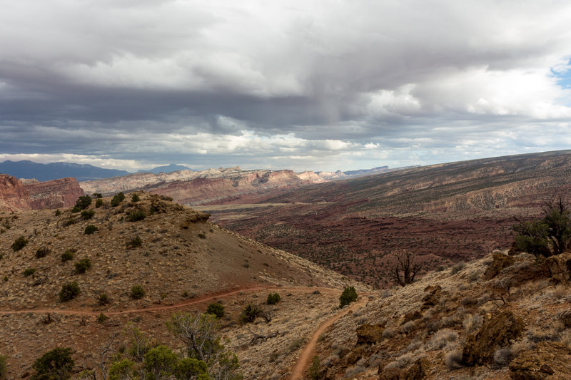 View across Sulphur Creek Canyon from the Chimney Rock Trail