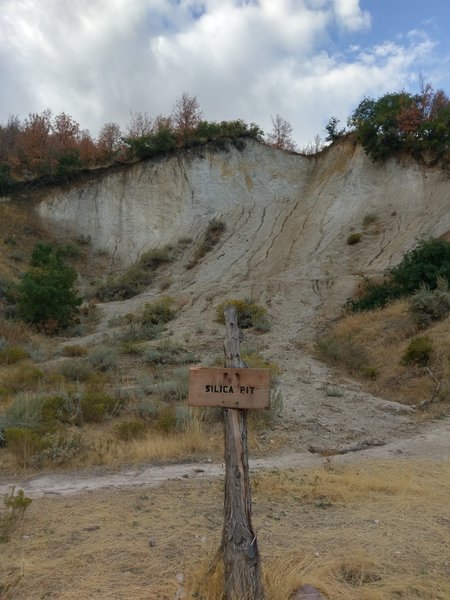 Just what the sign says... it is a silica pit!
