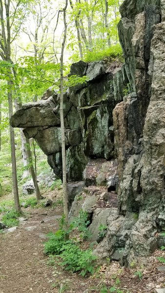 Rock outcrop just after the Leatherman's Cave.