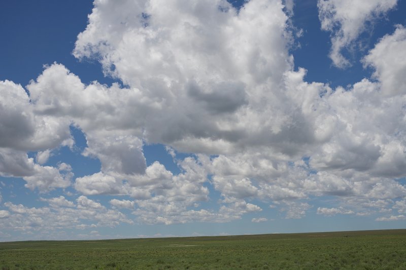 On the left side of the trail, you get a great view of the high plains ...