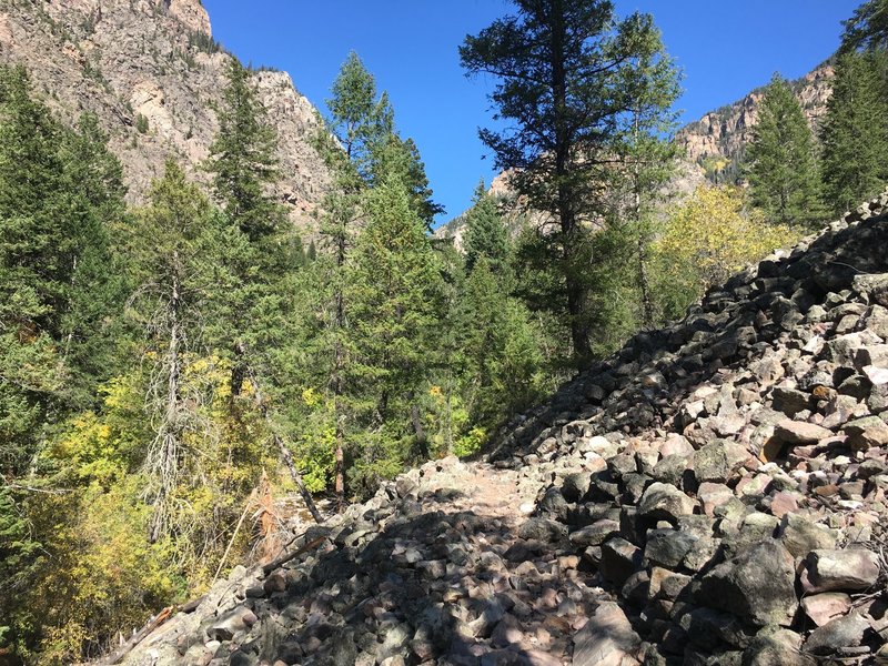 Rock slide on upper Grizzly Creek Trail