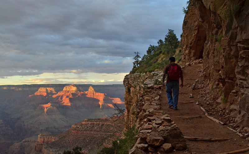 Grand Canyon National Park: Bright Angel Trail - Sunset