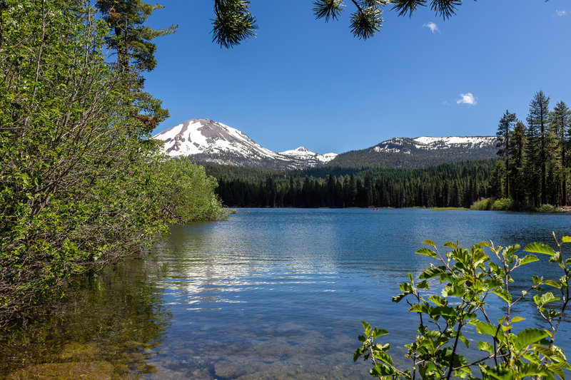 Manzanita Lake Loop Hiking Trail, Shingletown, California