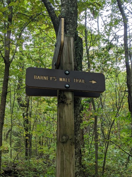 Barney's Wall Trail Sign