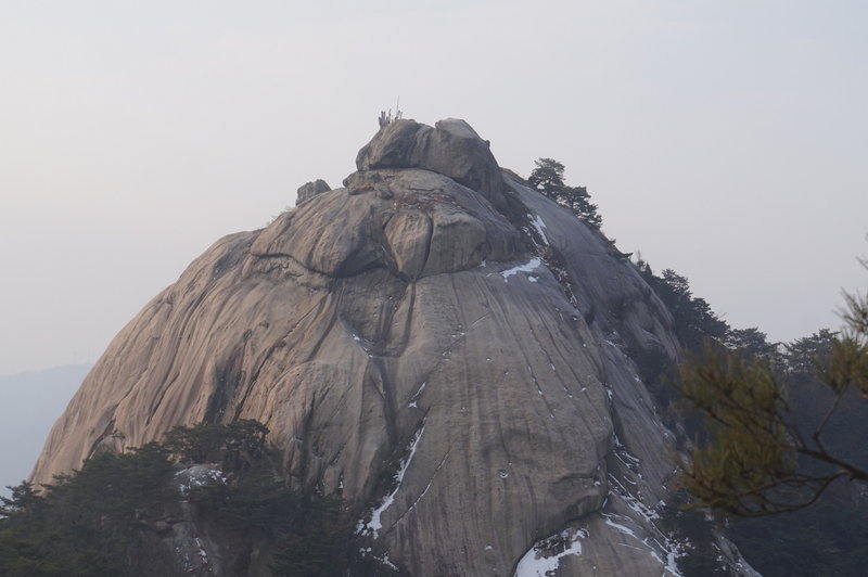 Jokduribong Peak is a restricted area for safety