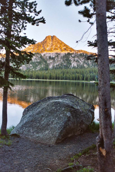 Gunsight Mountain from Anthony Lakes shoreline. Location is approximate.