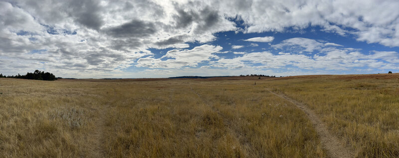 A view over the prairie from the intersection of the Lookout Point Trail and Highland Creek Trail.