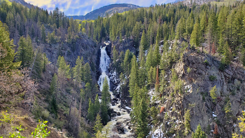 Lower Fish Creek Falls from the overlook trail.