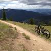 Smooth singletrack & the views begin almost immediately
