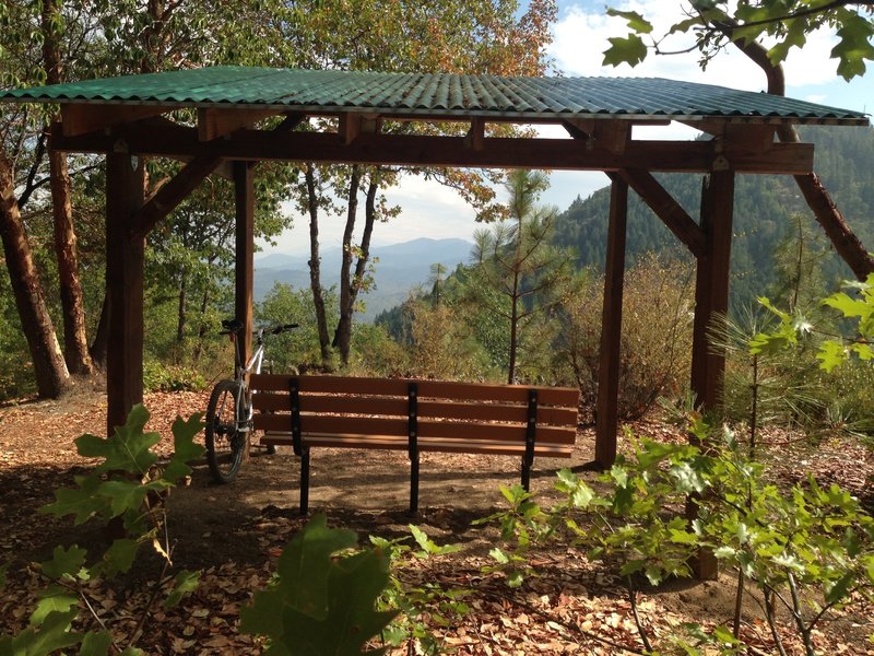 Rest with a view along the Naversen Family trail