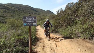 lake hodges bike trail