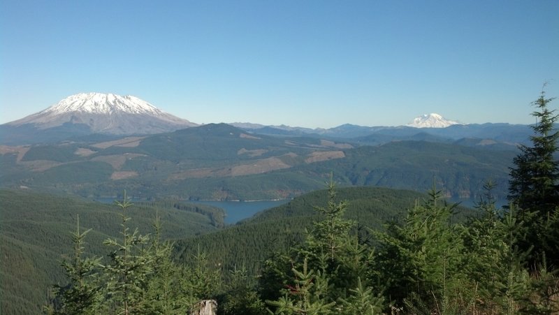 Mt St Helens and Mt Rainier at mile 13.3