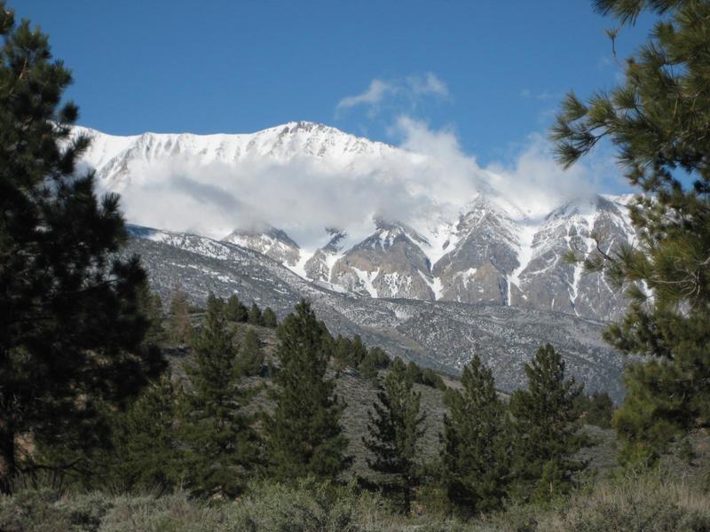 Beautiful vistas of the Sierras.