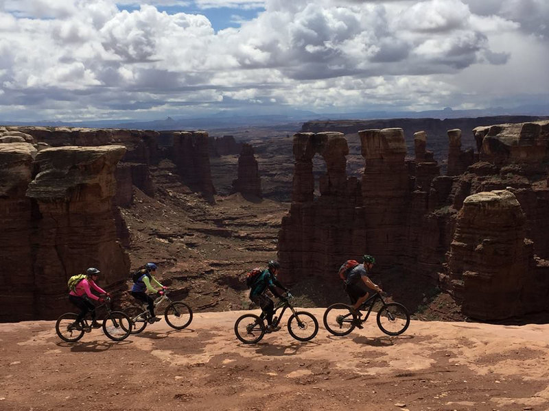 white rim mtb trail