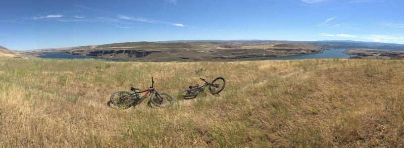 The highlight views of Vista Loop; The Columbia River traveling east-west.