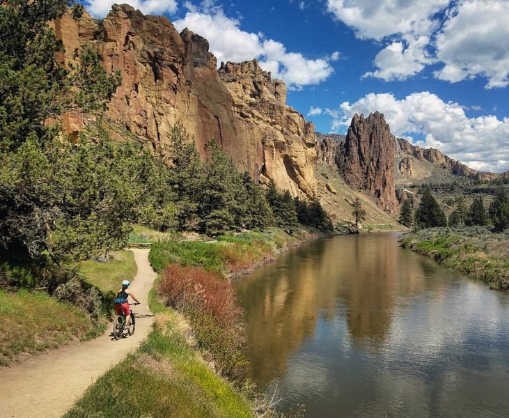 Smith Rock Loop Mountain Bike Trail, Terrebonne, Oregon