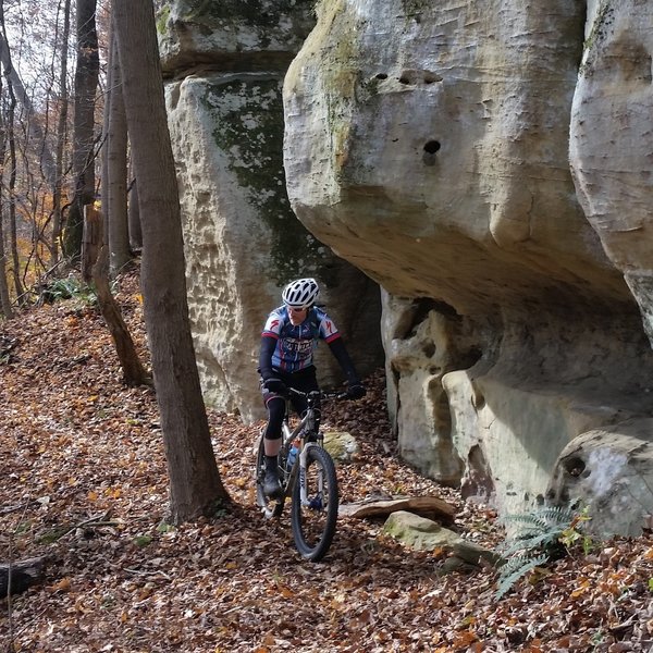 Beautiful rock outcroppings along this trail.