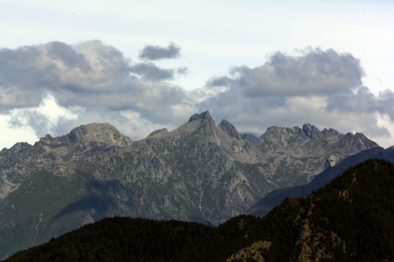 Expansive peak views from Viale Sciatori.