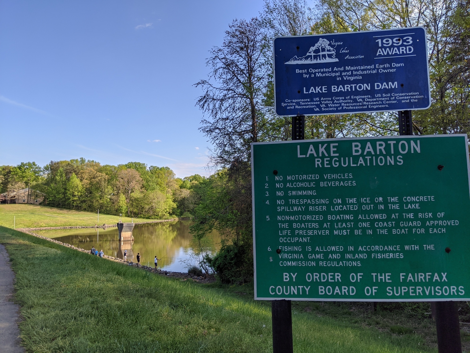 The northwest entry to Lake Barton dam.